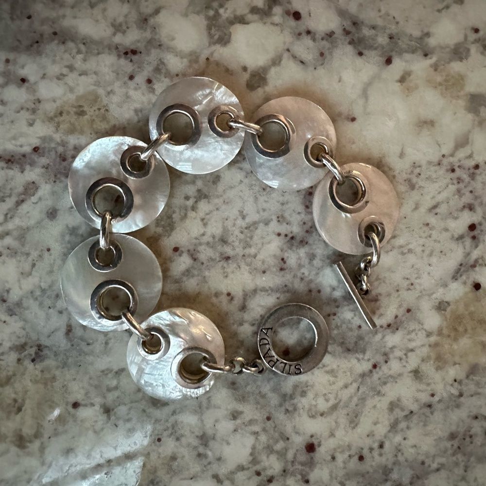 Silpada Mother of Pearl and Sterling Silver Link Toggle Bracelet - Picture 7 of 8